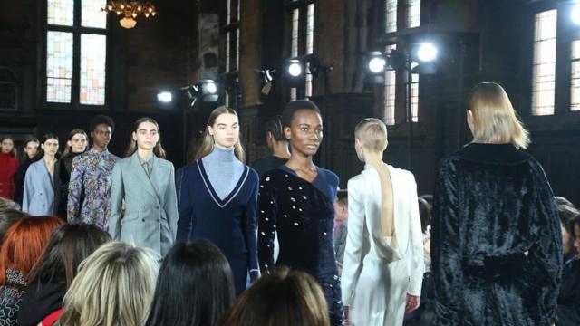 Desfilebet365 tem bonusmoda