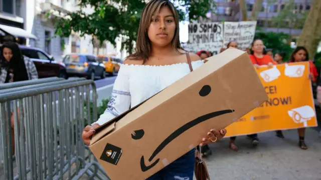 Amazon Prime Day el dia que causa furor entre los compradores y protestas de algunos de los empleados del gigante de las compras en linea BBC News Mundo