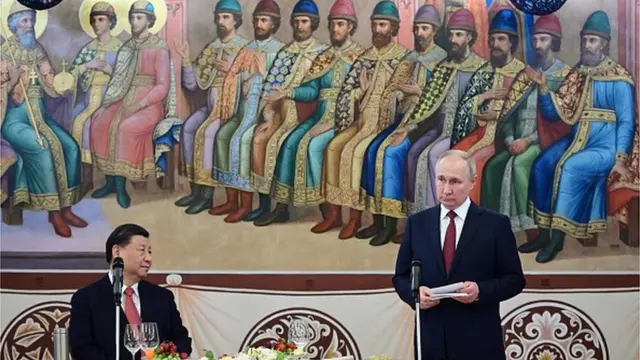 Після зустрічі з президетом Путіним від китайського лідера не почули заяв, очікуваних Росією