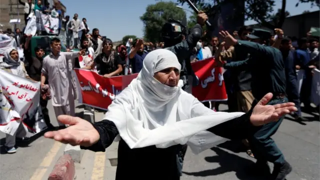 د کابل لاريون