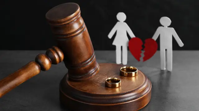 Topiq va paypoqdagi jinsiy aloqa oyoqlari Olomon cums ichida onlayn