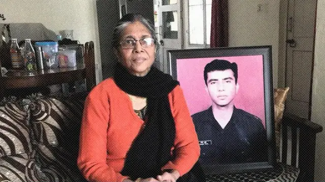 कैप्टन हनीफ़ुद्दीन की मां हेमा अज़ीज़