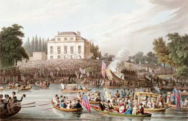 రాణికి మద్దతుగా పోటెత్తిన ప్రజలు 