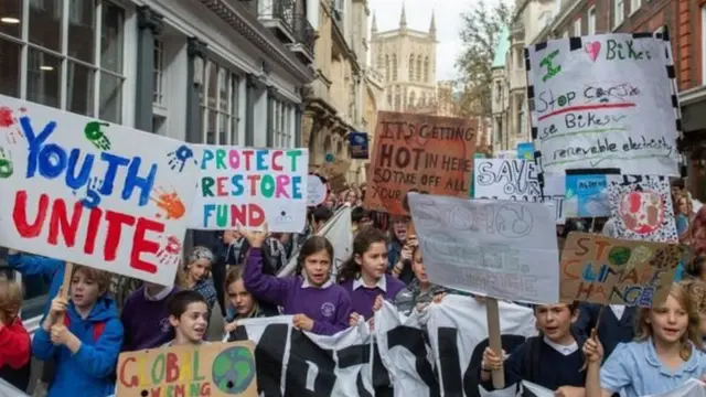 Protes pelajar untuk perubahan iklim di Cambridge, Inggris.