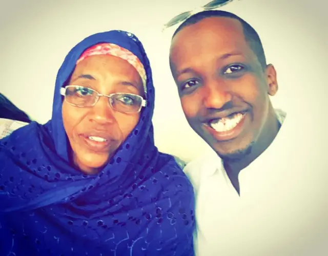 Maxamed iyo hooyadiis Sahra Maxamed Axmed