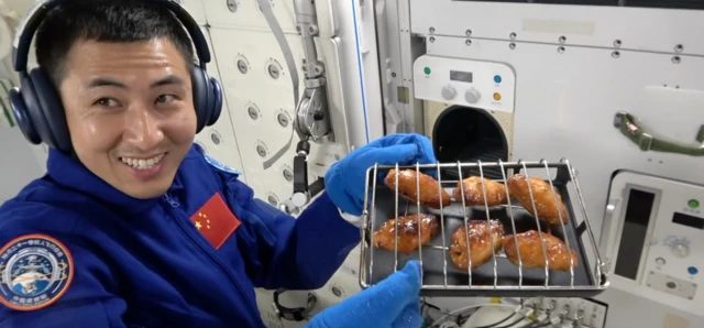 சீனா, விண்வெளி, தியான்கொங் விண்வெளி நிலையம், சென்சோ-22 