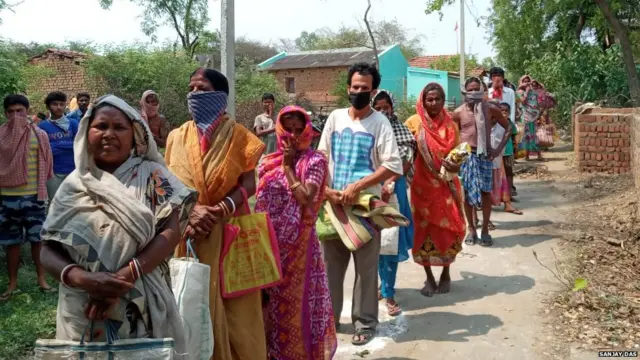 राशन की कतार