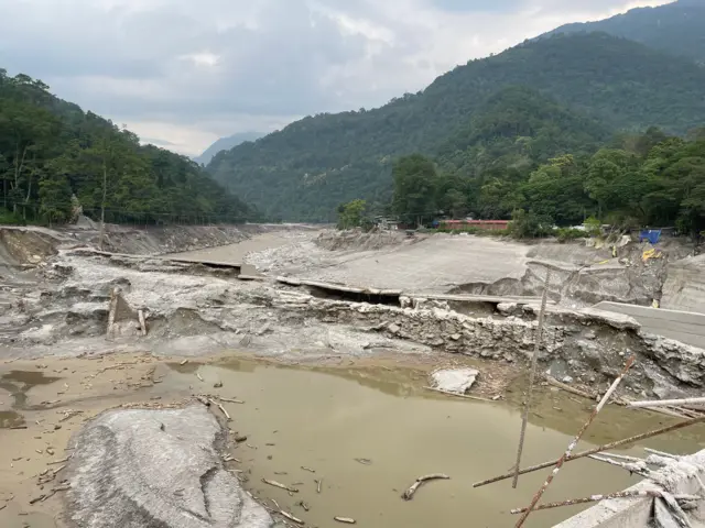 सिक्किम में बाढ़ के बाद हालात