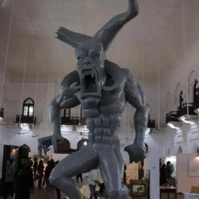 शैतान की मूर्ति