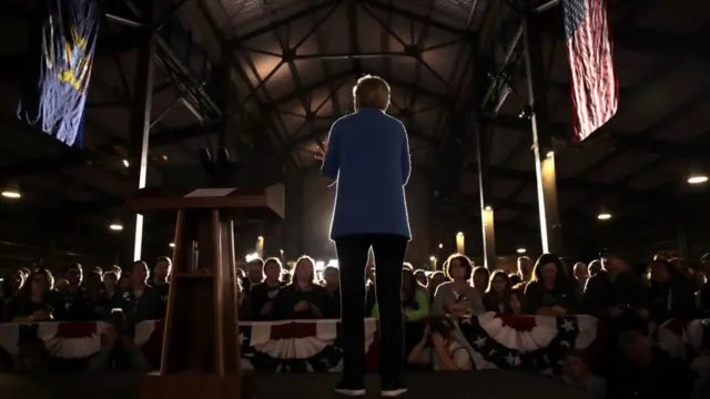 Elizabeth Warren speaks at a rally
