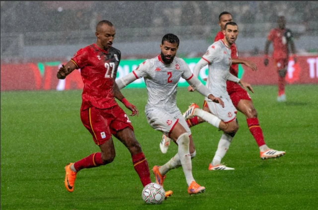 افتتح منتخب تونس مبارياته في البطولة بالفوز على أوغندا بثلاثة أهداف دون مقابل