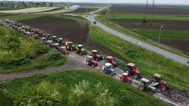 блокада пута тракторима 