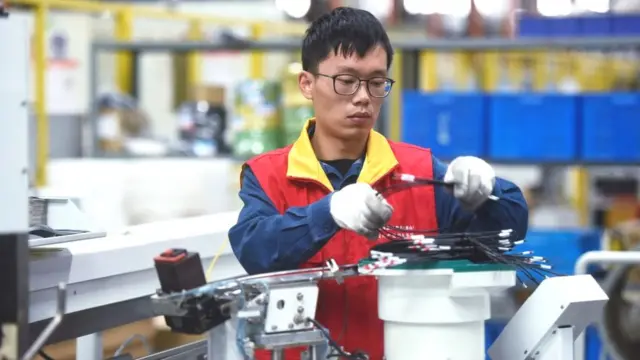 Trabajador en la empresa State Grid en Hangzhou.