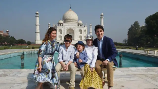 2018 के दौरे में अपने परिवार के साथ जस्टिन ट्रूडो ताजमहल देखने गए थे