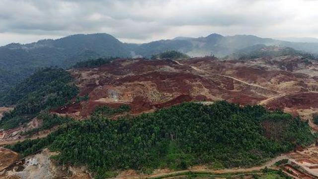 Aliansi Masyarakat Adat Nusantara (AMAN) menyebut persoalan yang menimpa masyarakat adat disebabkan pembangunan yang disebutnya sangat agresif.