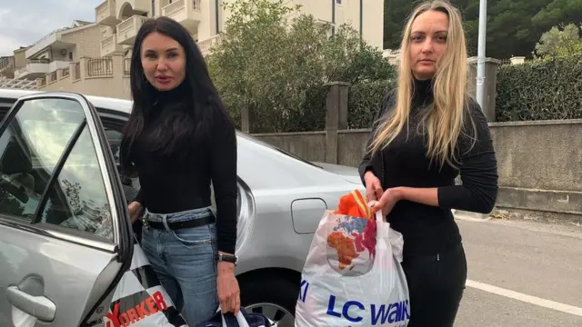 Elena i njena prijateljica