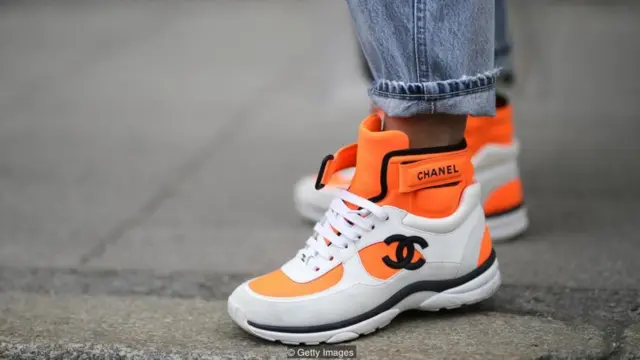 sepatu hak tinggi, model, catwalk