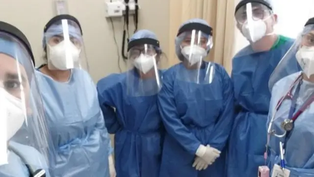 Miembros del equipo de trabajo del hospital de la localidad de Quevedo, en Ecuador.