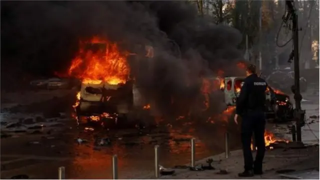 সোমবার রাশিয়া হামলা চালায় ইউক্রেনে