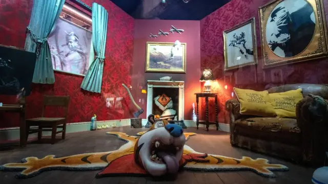 Kellogs maskotu Tony the Tiger, avlanmış bir hayvanın postu şeklinde betimlenmiş