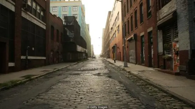 Manyan birane irin su New York ba su ba ne wuraren da suka fi dacewa da zam a bayan karshen duniya.