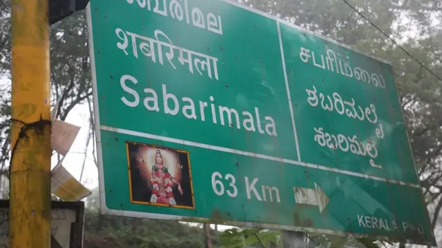 சபரிமலை கோயிலுக்கு வந்த 10 பெண்கள் திருப்பி அனுப்பப்பட்டனர்