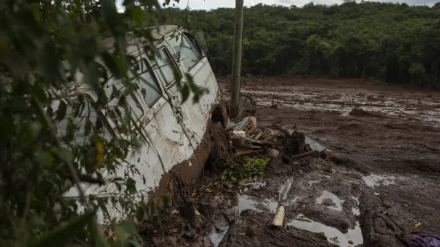 Carrosjogo loteria pelo aplicativomeio a escombros