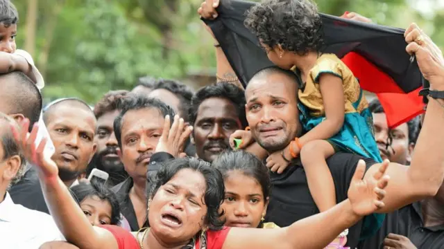 கருணாநிதிக்கு அஞ்சலி: கூட்ட நெரிசலில் இருவர் மரணம்: பலர் காயம்