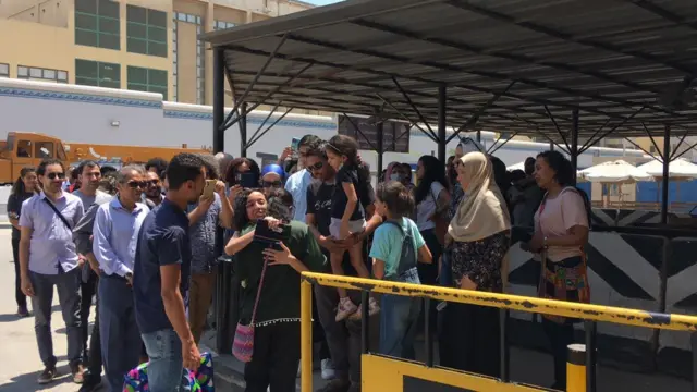 الإفراج عن محبوسين