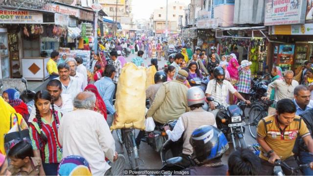 شارع مزدحم في الهند