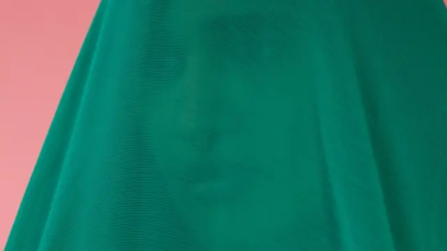 নারী পর্দা