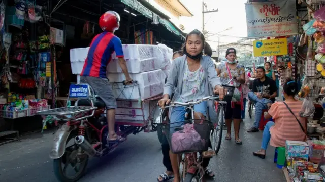 ตลาดแม่สอด