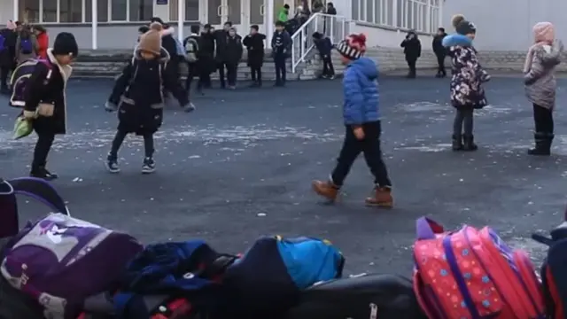 Балдарды таза жерде ойнотуш керек