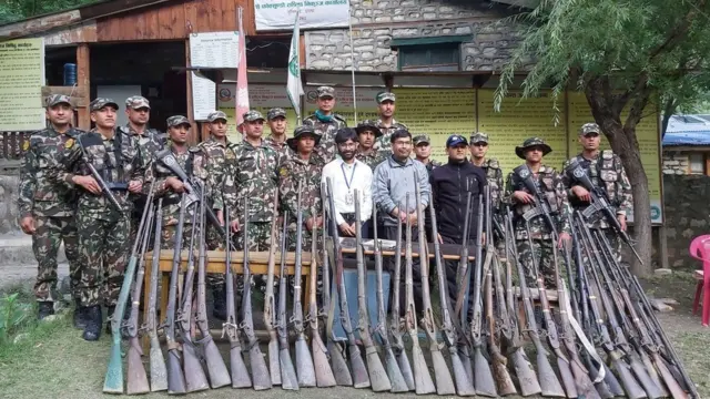 शे-फोक्सुन्डो राष्ट्रिय निकुञ्जबाट चोरीशिकारीबाट जफत गरिएका हतियार