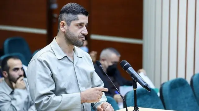 Seyed Mohammad Hosseini di persidangan