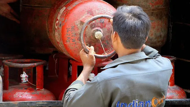 சமையல் எரிவாயு விபத்து: ரூ.50 லட்சம் வரை இழப்பீடு பெறுவது எப்படி?