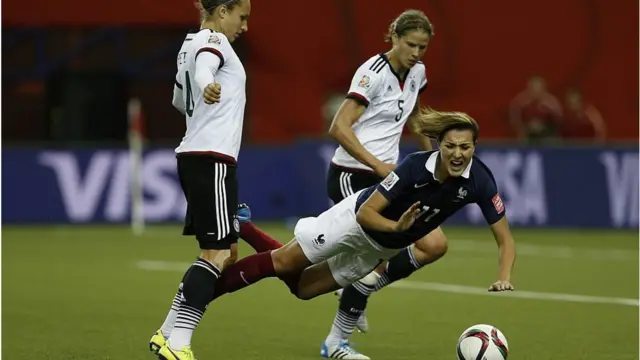 كلير لافوغيز