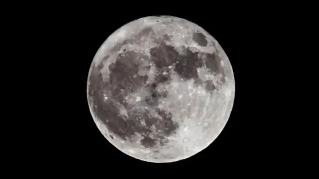 رسمت ناسا خريطة تفصيلية لسطح القمر، وسوف يحدد توافر المياه اختيار موقع إنشاء القاعدة