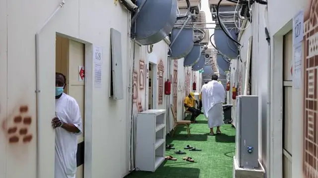 এজেন্সির কথায় ও কাজে মিল পান না অনেক হজযাত্রী।