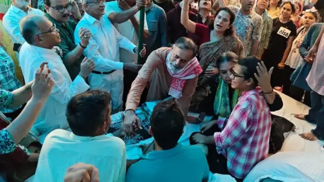 AISAच्या विद्यार्थ्यांचं उपोषण 23दिवसांनंतर समाप्त