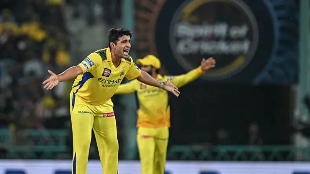 ஆர்சிபி அணிக்கெதிராக டெத் ஓவர்களில் 97 ரன்கள் விட்டுக்கொடுத்தது சிஎஸ்கே