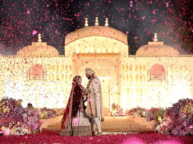 જીત અદાણી, બીબીસી ગુજરાતી, ગૌતમ અદાણી, દીવા શાહ અને જીત અદાણીનાં લગ્ન, અમદાવાદમાં ગૌતમ અદાણીના પુત્ર જીત અદાણીનાં લગ્ન