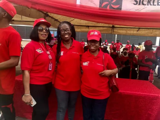 Bukola Popoola na ndị enyi ya