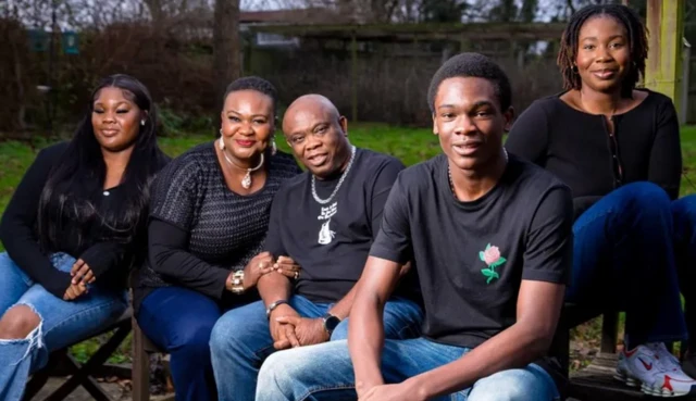 Valerie, son mari Tony et leurs trois enfants