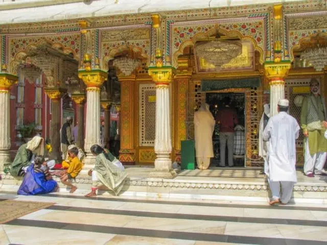 نظام الدین اولیا کا مزار