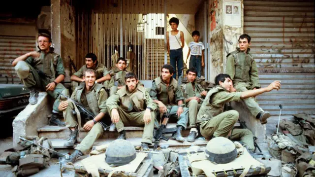 Tropas israelenses no oeste de Beirute em 14 de setembro de 1982