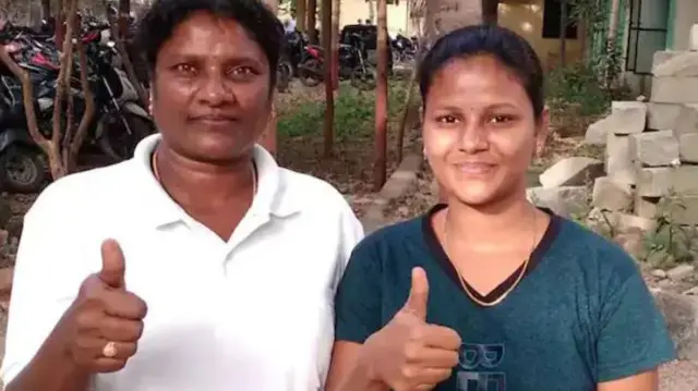 தெலங்கானா தாய் மகள் போலீஸ் வேலைக்கு பயிற்சி