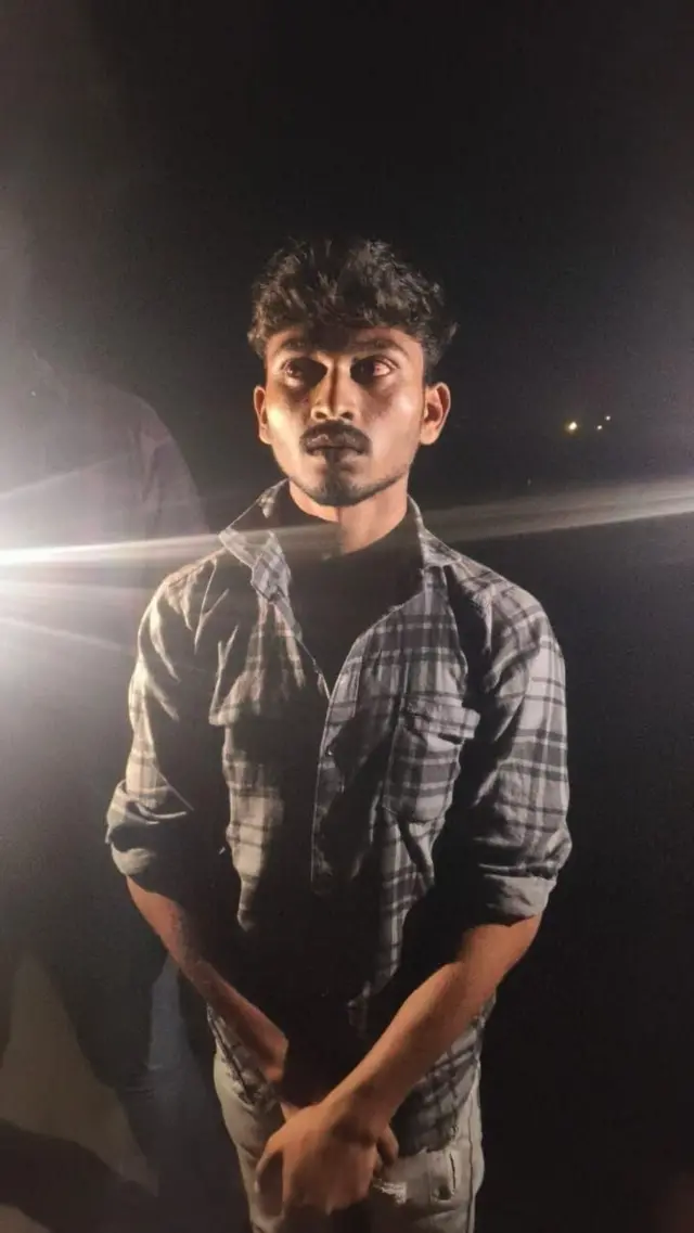 விலையுயர்ந்த கேமராவுக்காக இளைஞர் கொலை