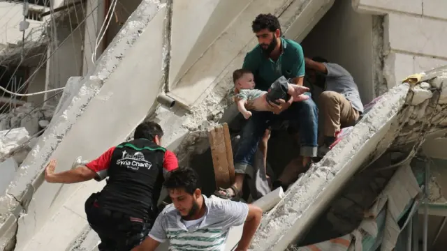 Halep'te hava saldırısı