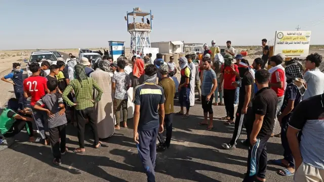 تظاهرت أعداد من العراقيين ضد البطالة